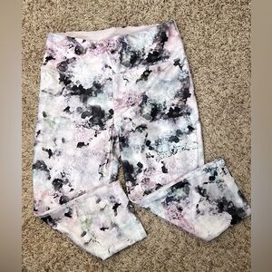 Spalding Watercolor Capri Leggings~ Women’s Size L